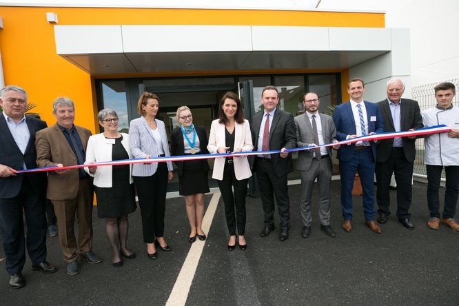 inauguration et coupage de ruban réhabilitation CFA de la Bonnauderie