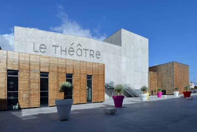 Le Théâtre