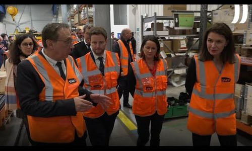 Christelle Morançais et Clément Beaune, visitent le technicentre de Nantes-Blottereau